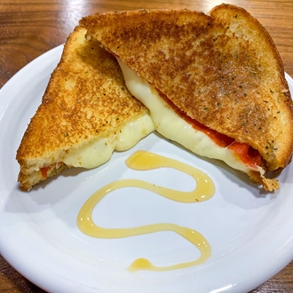 Hot Honey Pepperoni Pull Grilled Cheese (American Dairy Association)