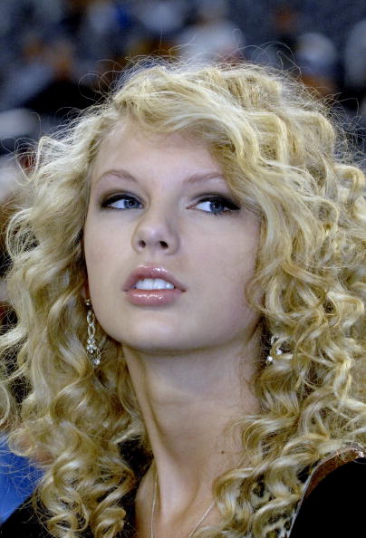 Taylor Swift Performs at Miami Dolphins vs Detroit Lions - November 23, 2006