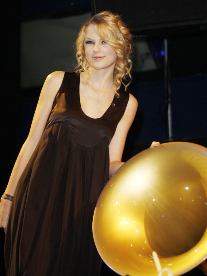 US-MUSIC-GRAMMY-NOMINATIONS-SWIFT