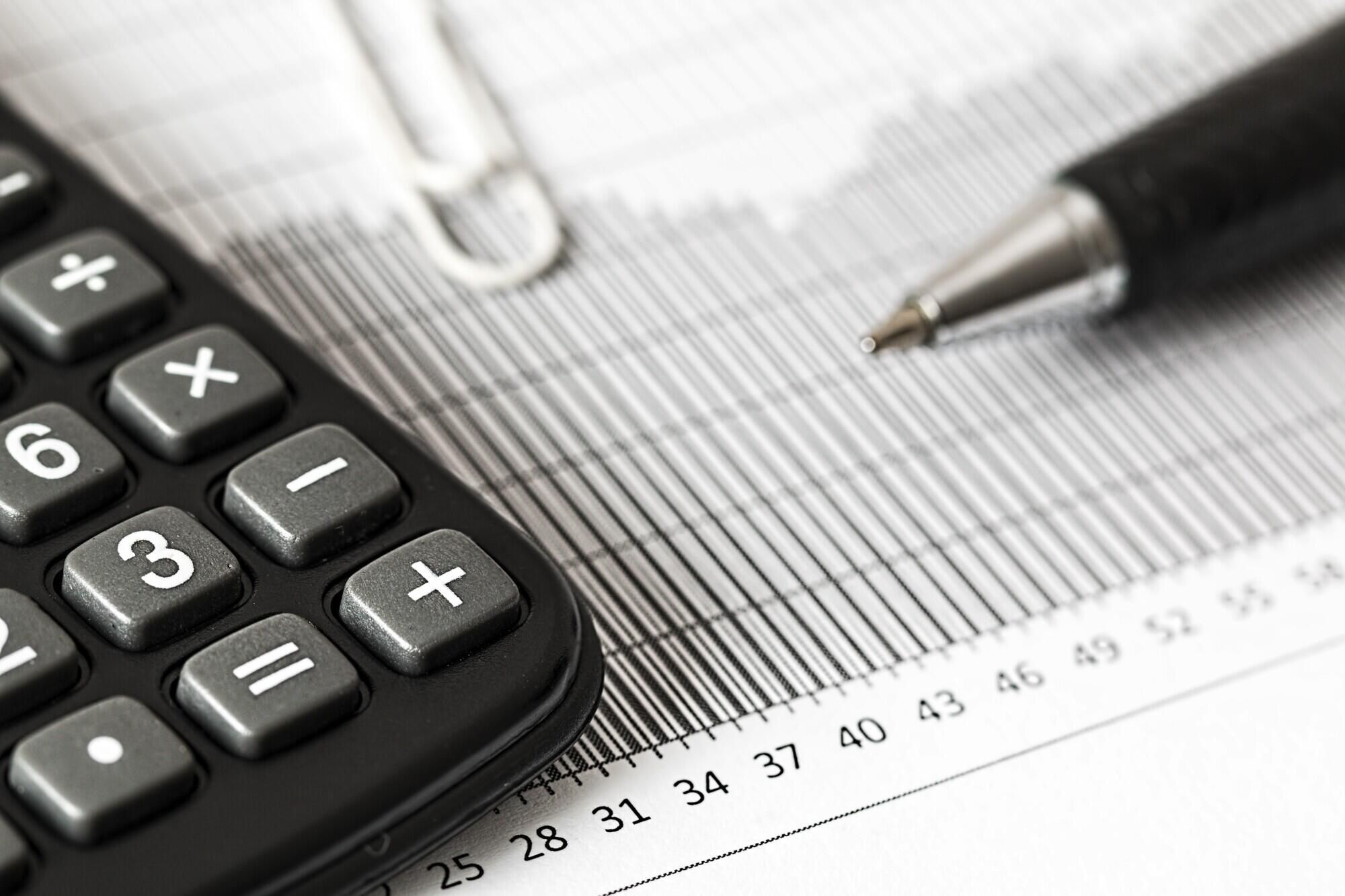 Savvy consumers save their budgets by slashing insurance premiums